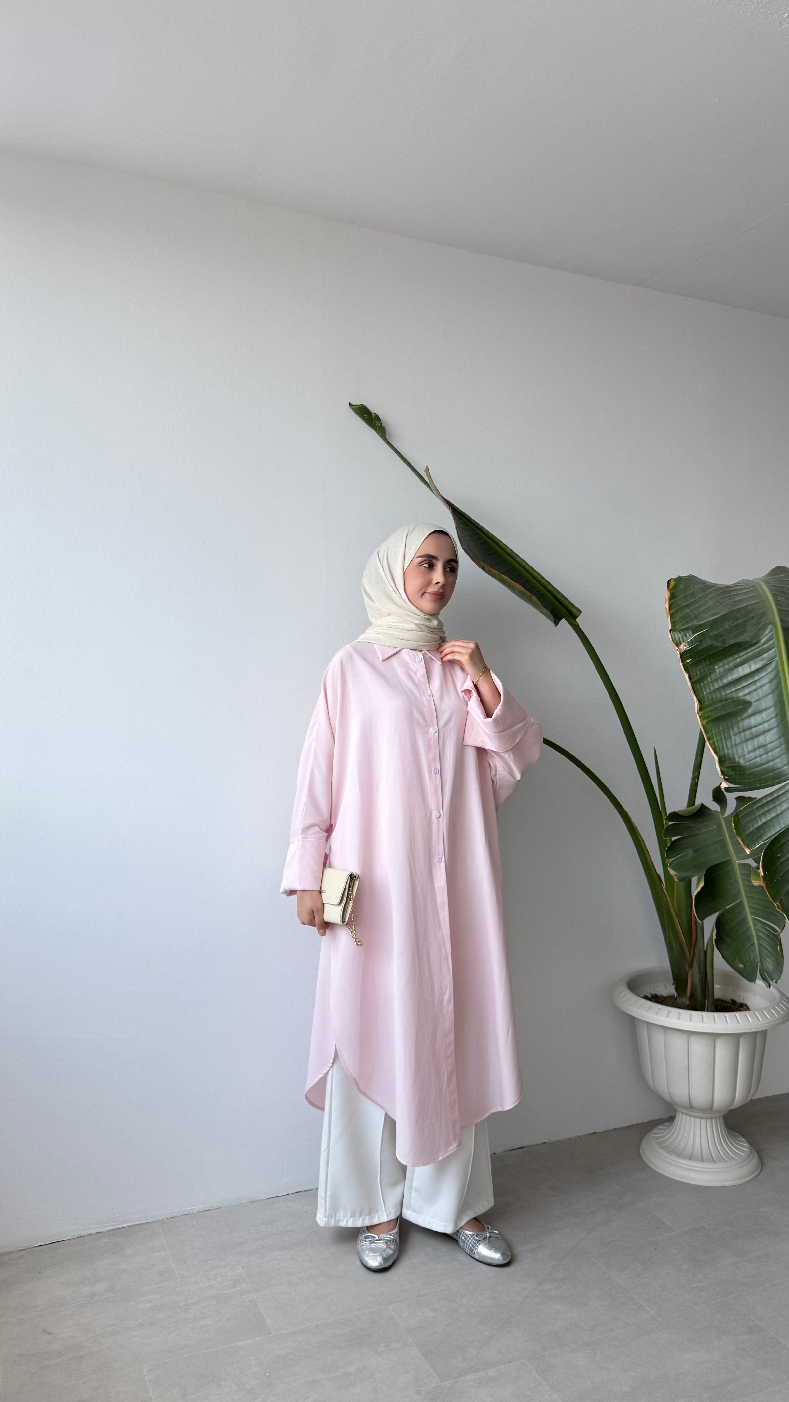 YAN YIRTMAÇLI UZUN GÖMLEK - PEMBE