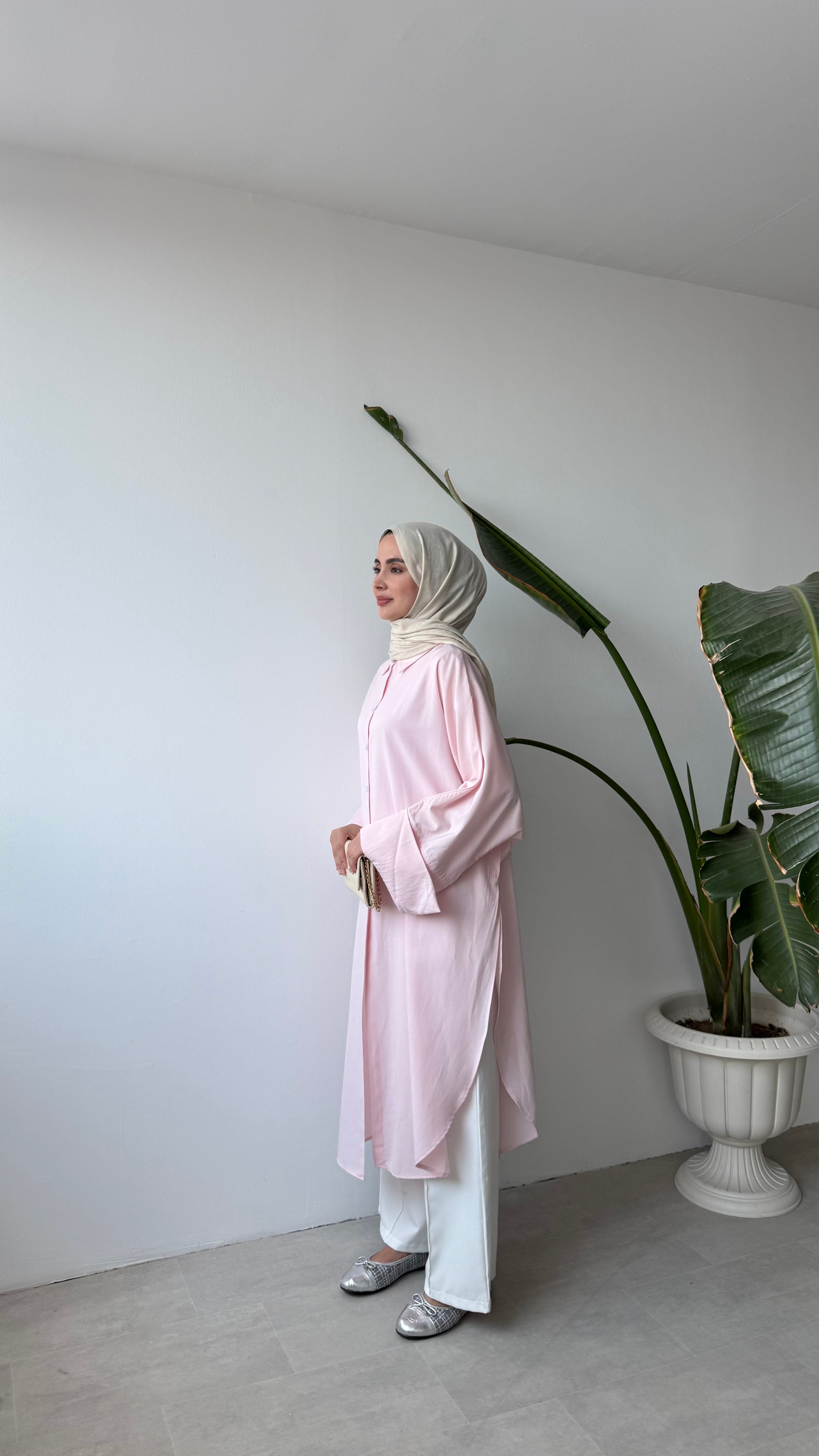 YAN YIRTMAÇLI UZUN GÖMLEK - PEMBE
