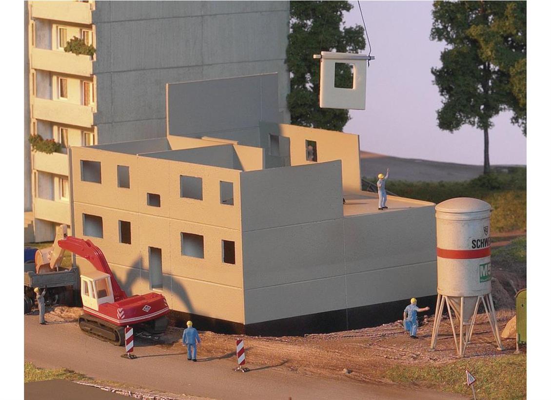61147 1/87 PREFAB APT UNDER CONSTRUCTİON