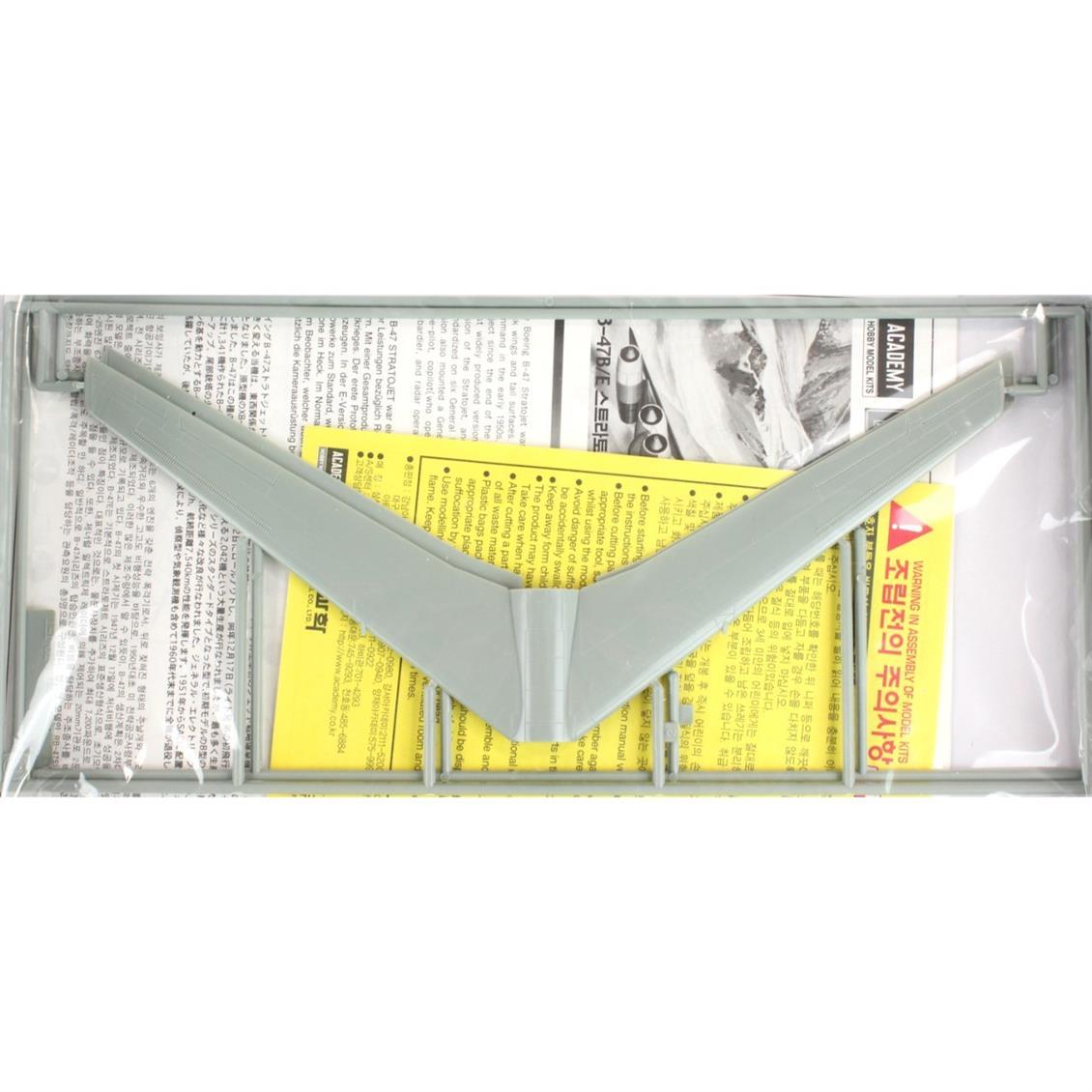 Academy 1/144 B-47B/E Stratojet Uçak Maketi