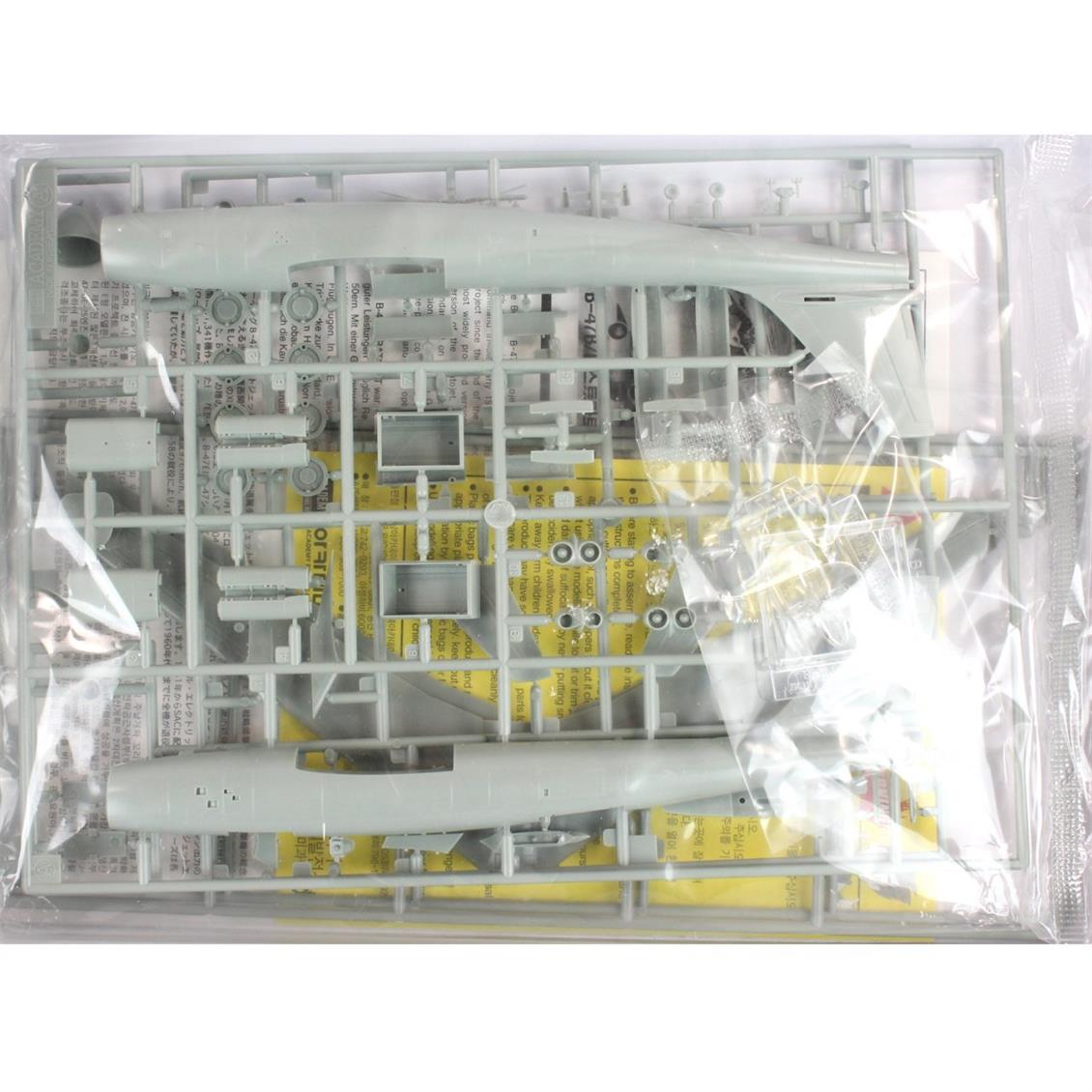 Academy 1/144 B-47B/E Stratojet Uçak Maketi