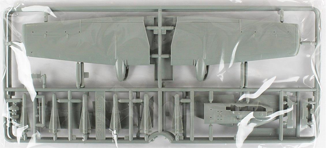 Academy 12402 1/72 A-10A (Irak Operasyonu) Savaş Uçağı Demonte Plastik Maketi