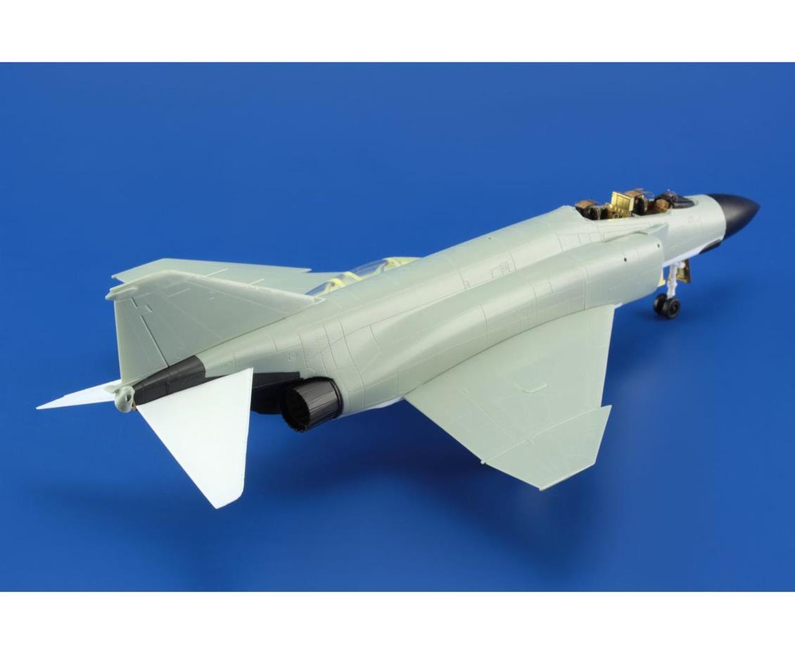 Academy 12515 1/72 USN F-4J VF-96 Savaş Uçağı Demonte Plastik Maketi