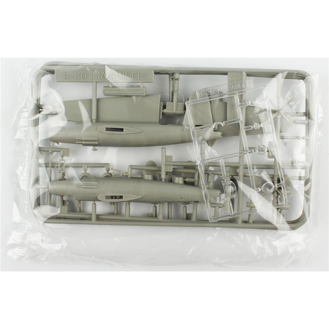 Academy 12656 1/144 USAAF B-26B (Marauder) Bombardıman Uçağı, Plastik Model Kiti