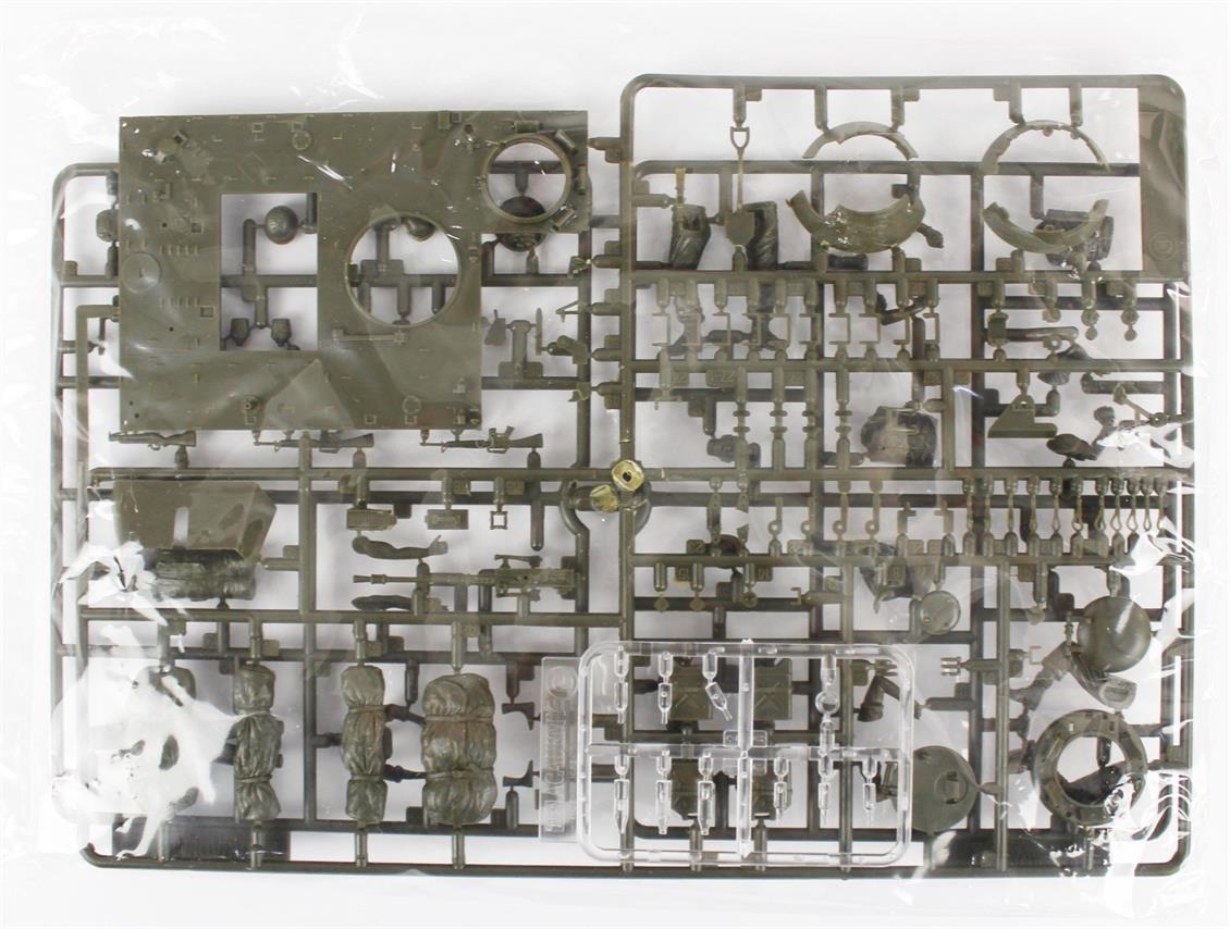 Academy 13266 1/35 M-113A1 APC Vietnam Zırhlı Personel Taşıyıcı Demonte Plastik Maketi