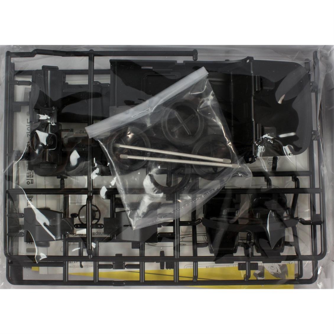 Academy 15121 1/24 HYUNDAI AZERA Araba maketi