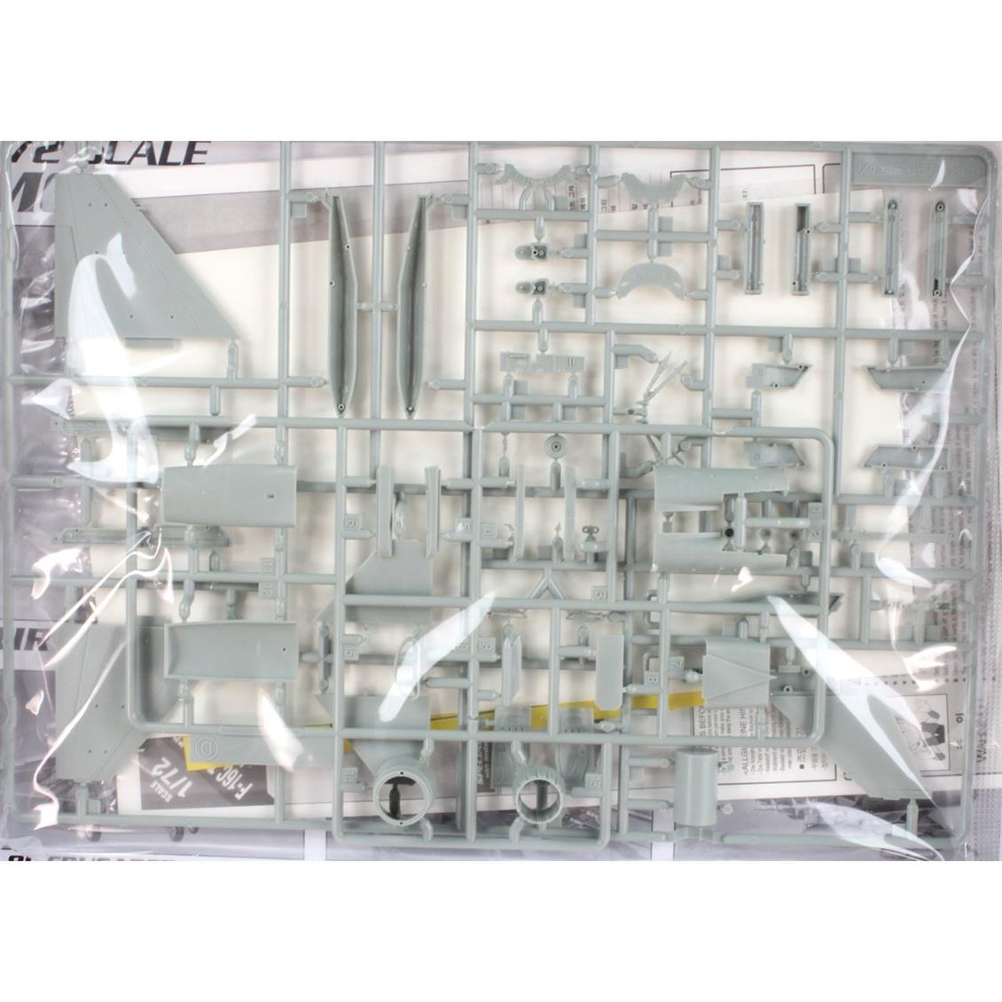 Academy 1/72 F-16C Thunderbirds Uçak Maketi