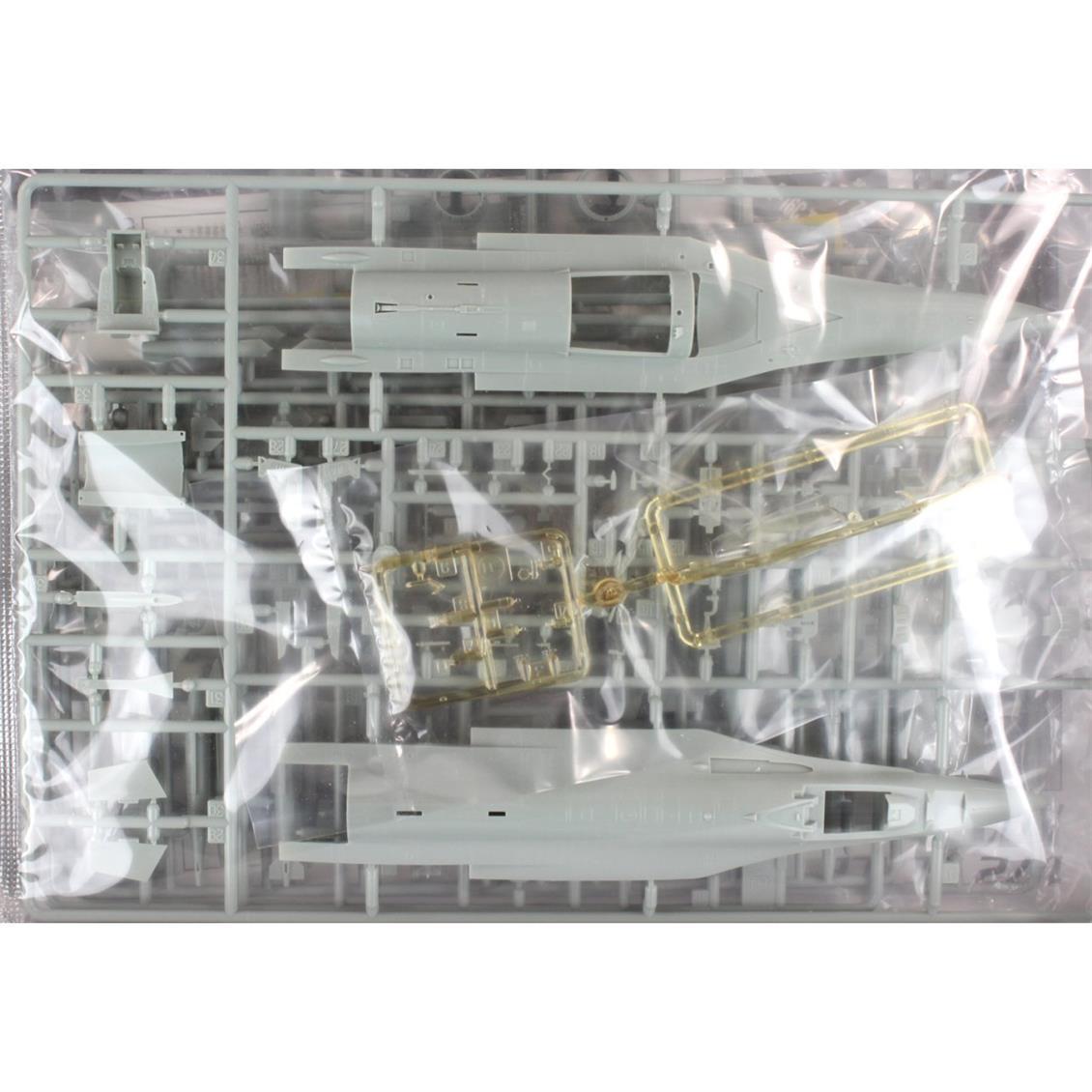 Academy 1/72 F-16C Thunderbirds Uçak Maketi