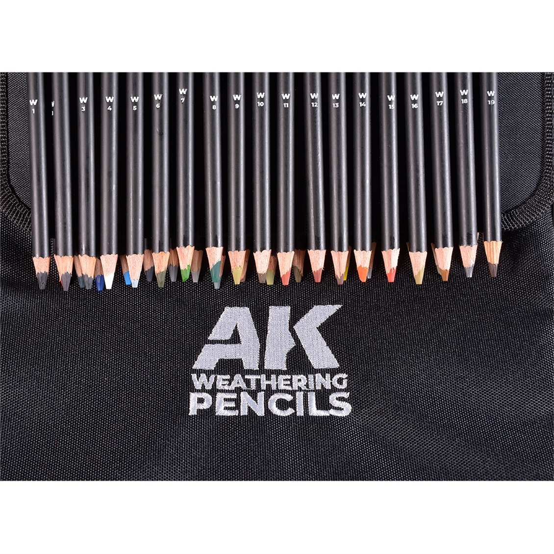 AK 10050 Suluboya Kalemleri Seti, Fermuarlı Büyük Kumaş Çantada, 37 Adet