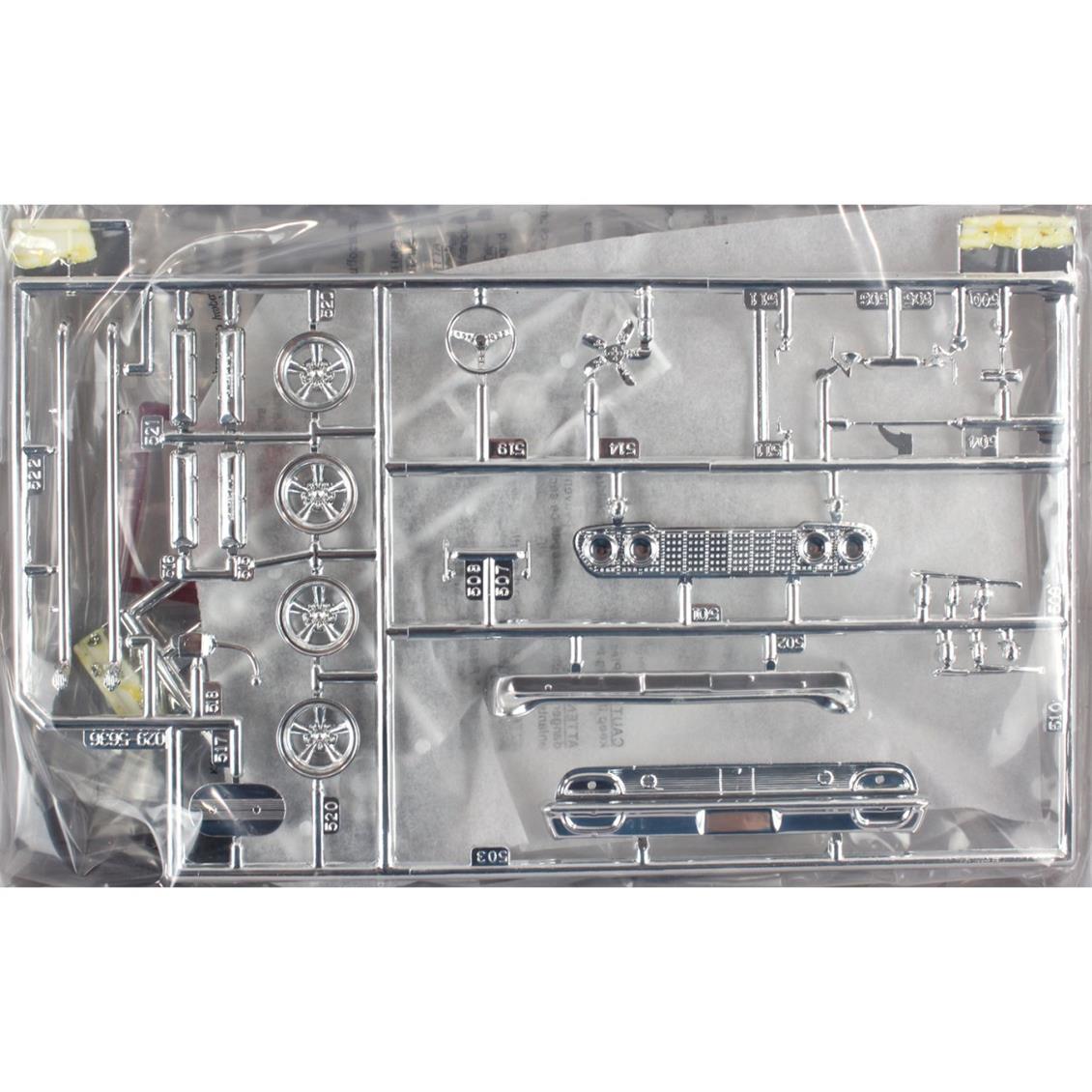 AMT 1055 1/25 1960 Ford Starliner Araba Demonte Plastik Maketi