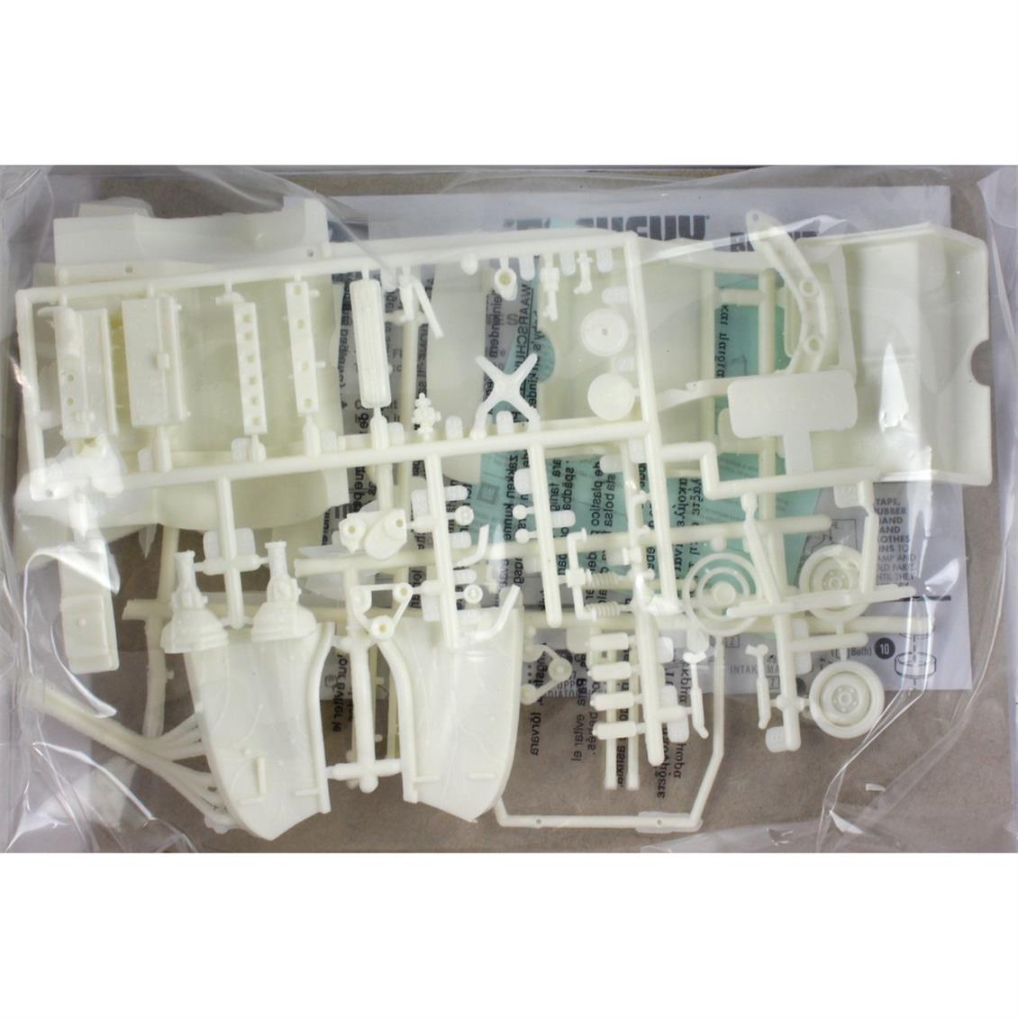 AMT 862 1/25 1951 Chevy Bel Air Araba  Demonte Plastik Maketi