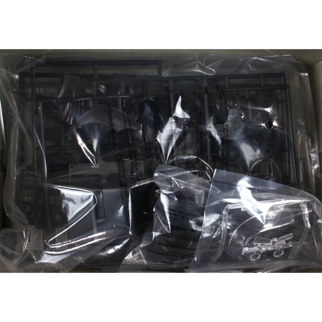 AMT 935 1/25 1989 Batmobile Araba Demonte Plastik Maketi