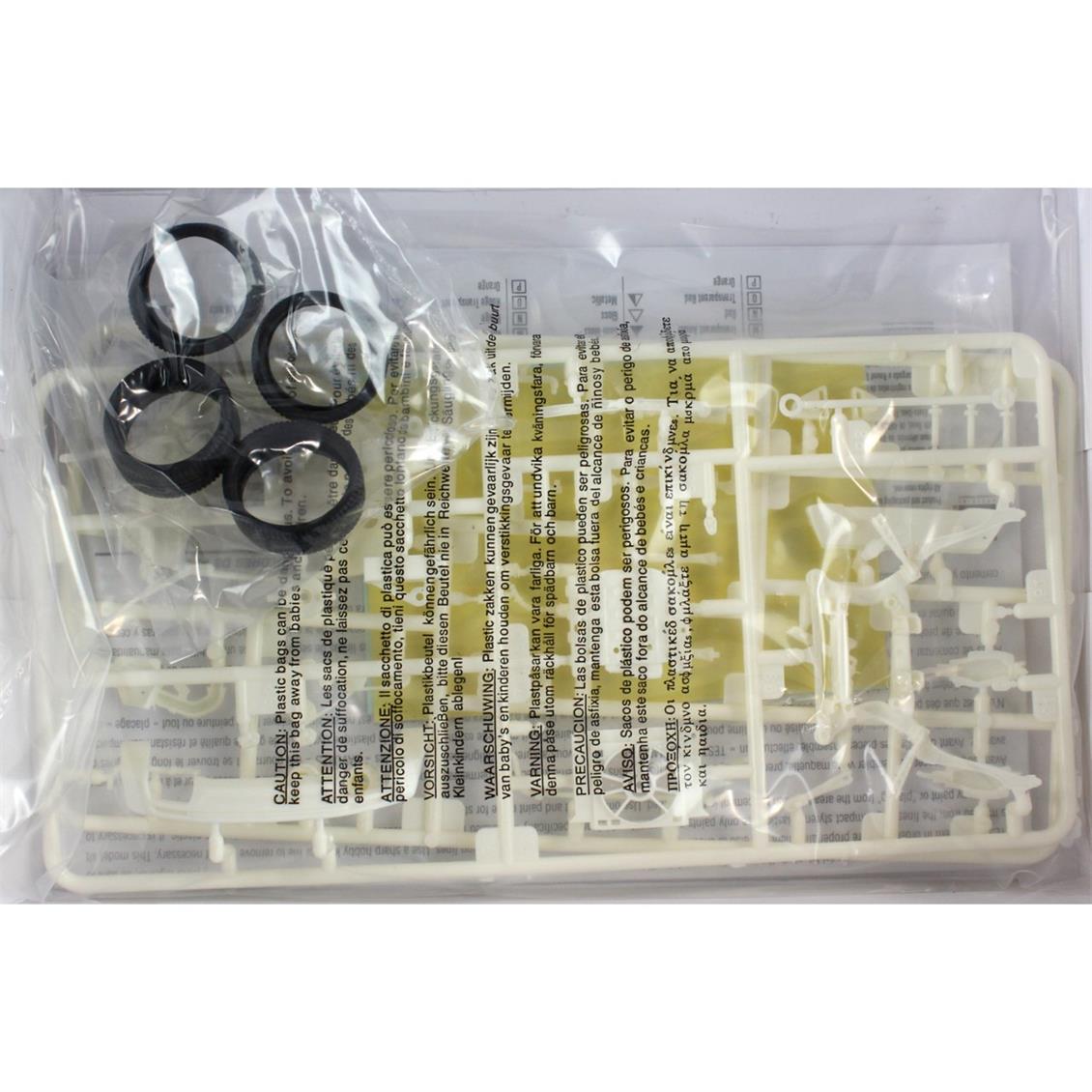 AMT 978M 1/25 2016 Chevy Camaro SS Araba Demonte Plastik Maketi