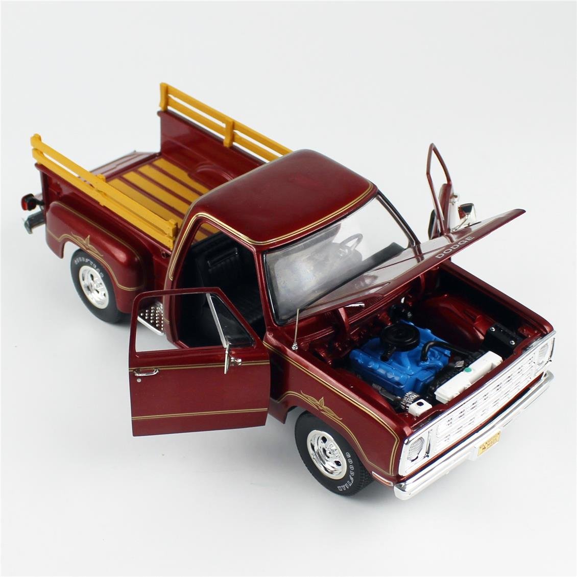 AutoWorld AW298 1/18 Ölçek, 1979 Dodge D100 Stepside Warlock II Kamyonet, Maron, Sergilemeye Hazır Metal Araba Modeli