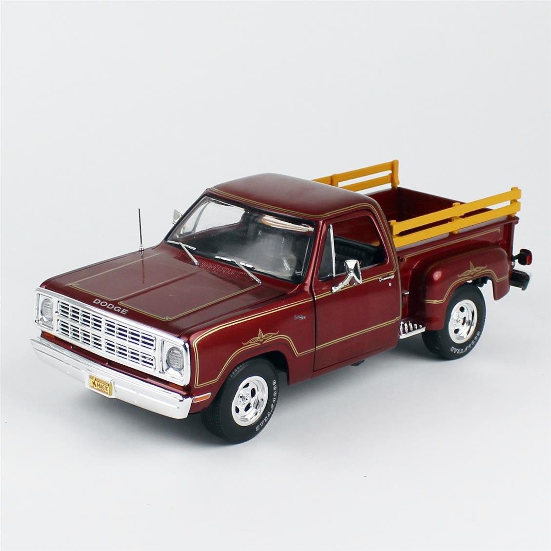 AutoWorld AW298 1/18 Ölçek, 1979 Dodge D100 Stepside Warlock II Kamyonet, Maron, Sergilemeye Hazır Metal Araba Modeli