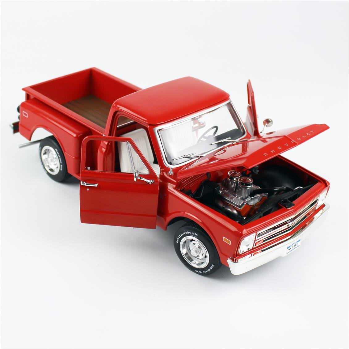 AutoWorld AW300 1/18 Ölçek, 1968 Chevrolet C10 Kamyonet, Stepside, Kırmızı, Sergilemeye Hazır Metal Araba Modeli