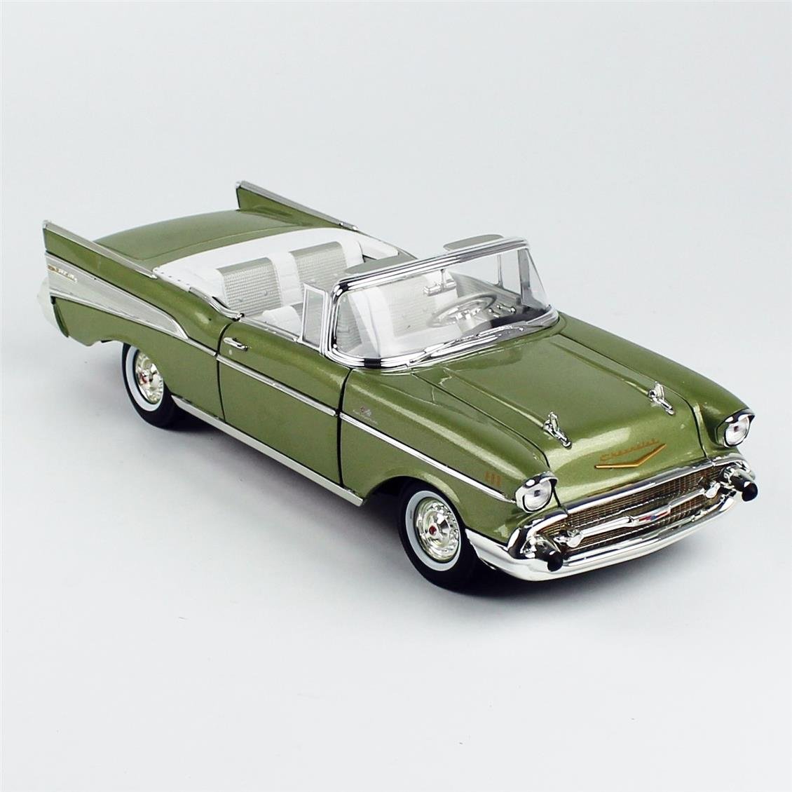 AutoWorld AW306 1/18 Ölçek, 1957 Chevrolet Bel Air Convertible, Metalik Yeşil, Sergilemeye Hazır Metal Araba Modeli