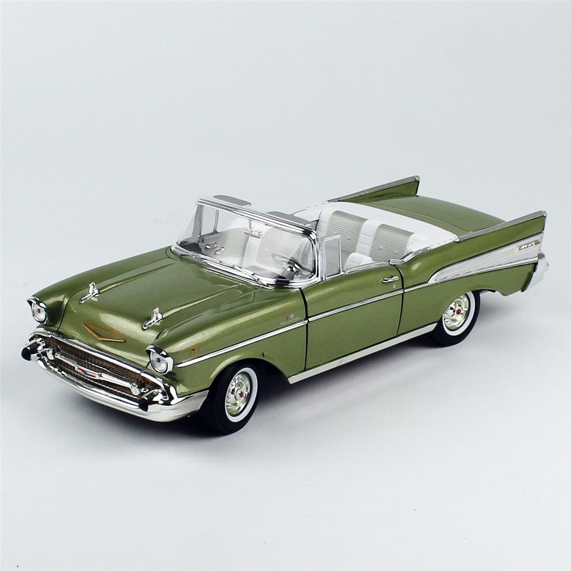 AutoWorld AW306 1/18 Ölçek, 1957 Chevrolet Bel Air Convertible, Metalik Yeşil, Sergilemeye Hazır Metal Araba Modeli