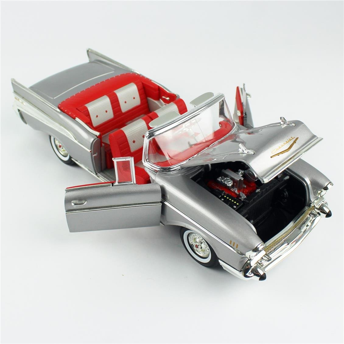 AutoWorld AW307 1/18 Ölçek, 1957 Chevrolet Bel Air Convertible, Metalik  Gümüş, Sergilemeye Hazır Metal Araba Modeli