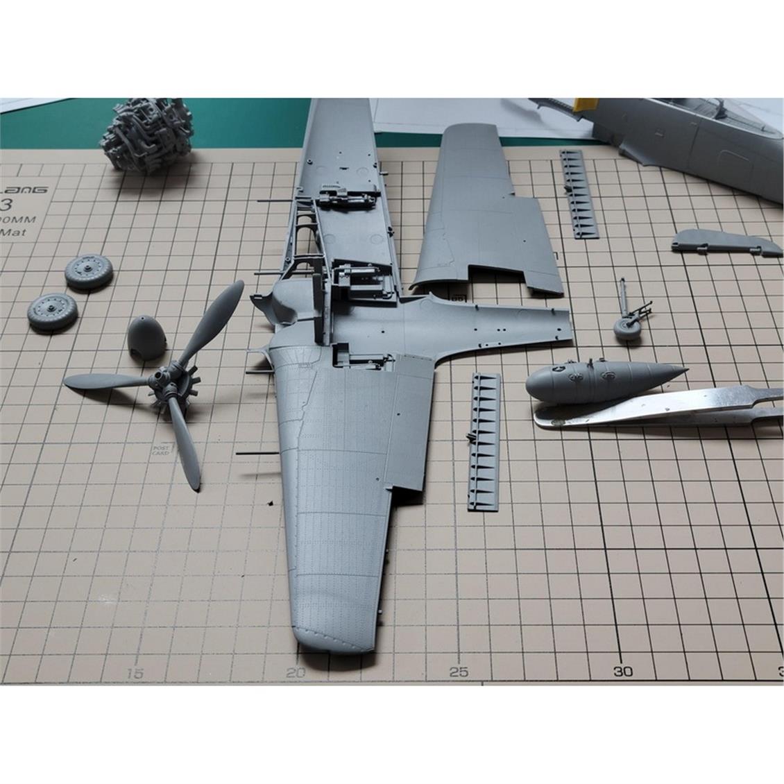 Border BF-003 1/35 Ölçek, Focke-Wulf FW-190A-6 (Motor ve Silah Detaylı), Savaş Uçağı Plastik Model Kiti