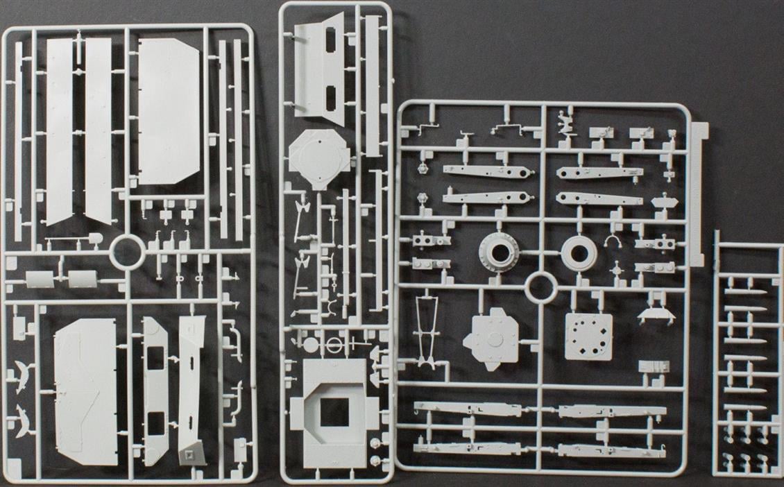 CB35174 1/35 Versuchsflakwagen 8.8cm Flak 37 auf S