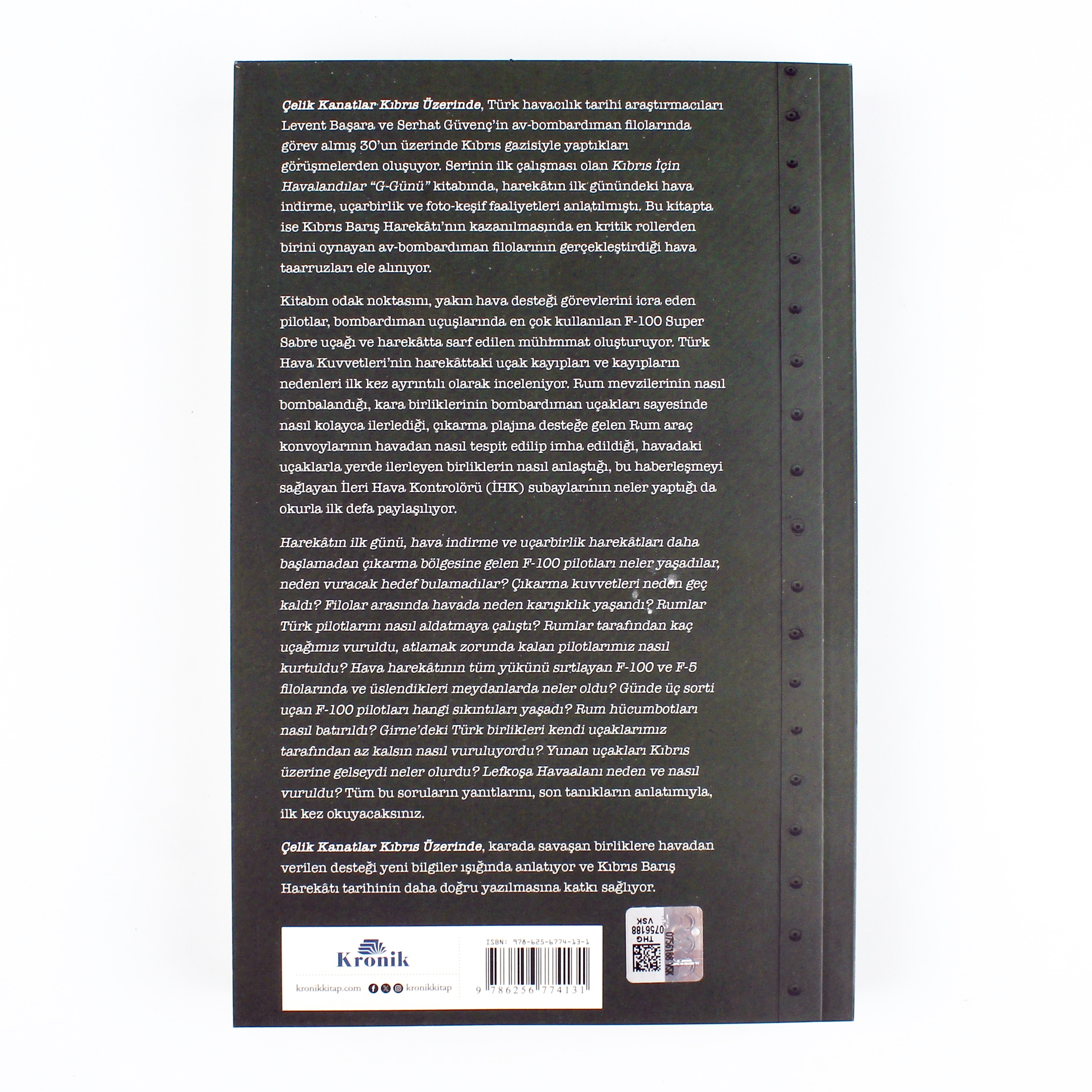 Çelik Kanatlar Kıbrıs Üzerinde, Levent Başara, 414 sayfa, Kronik Yayınları