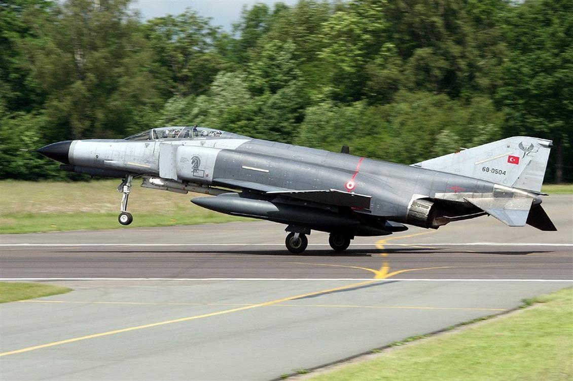 DBT01239 1/48 F-4 HANÇER KUNG FU