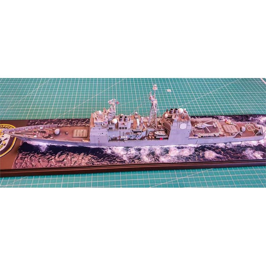 Dragon 1003 1/350 Ölçek, USS Ticonderoga CG-47 Güdümlü Füze Kruvazörü Plastik Model Kiti