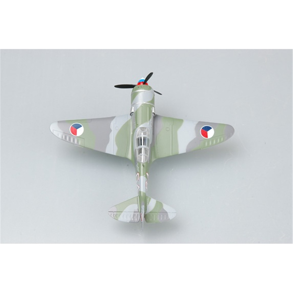Easy Hobby 36330 1/72 Ölçek, La-7 (White 64) Czech Air Force Savaş Uçağı, Sergilemeye Hazır Plastik Model