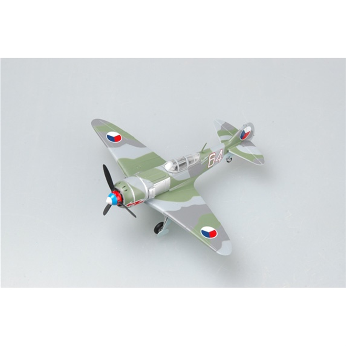 Easy Hobby 36330 1/72 Ölçek, La-7 (White 64) Czech Air Force Savaş Uçağı, Sergilemeye Hazır Plastik Model
