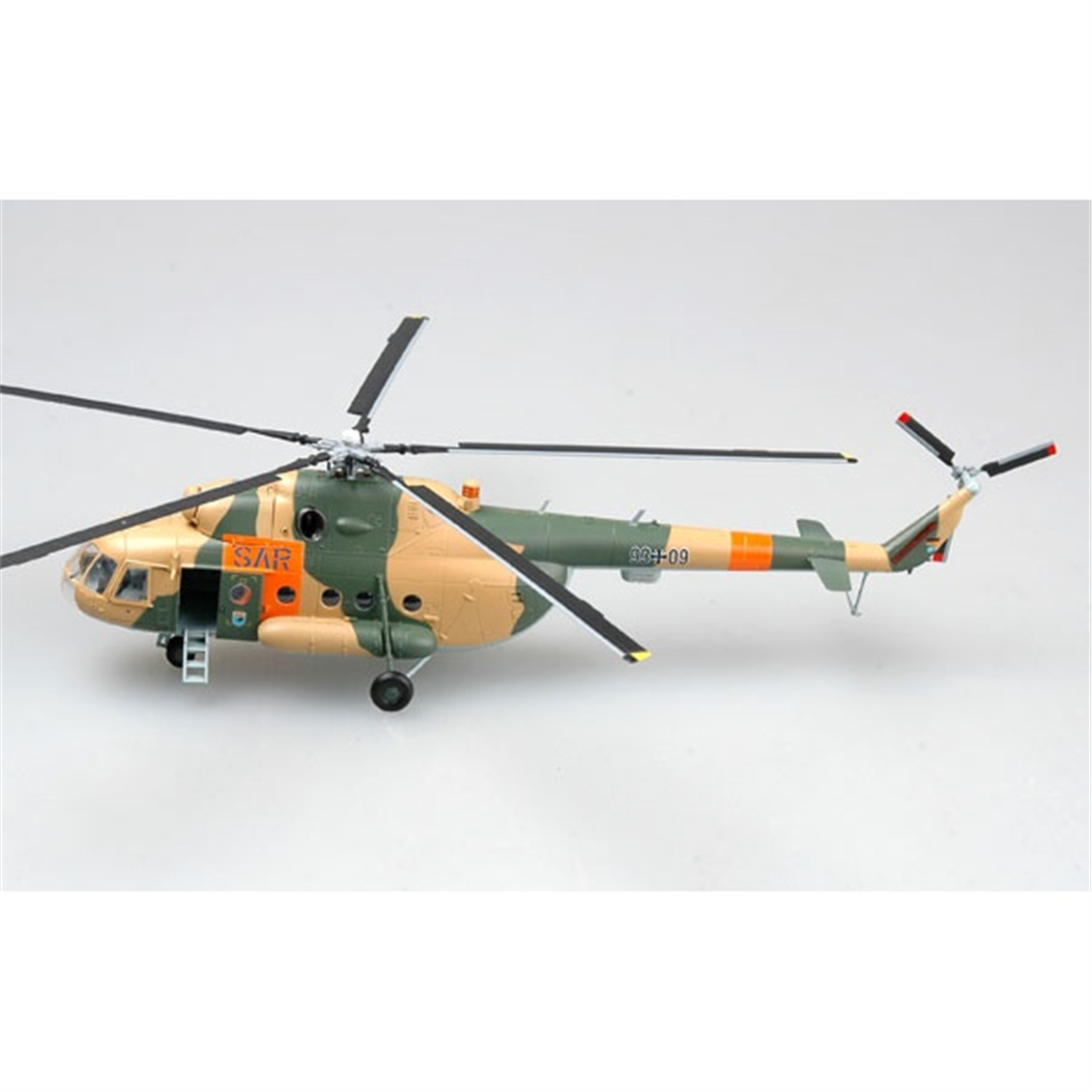 Easy Hobby 37044 1/72 Ölçek, German Army Rescue Group Mi-8T No93+09 Askeri Helikopter, Sergilemeye Hazır Plastik Model