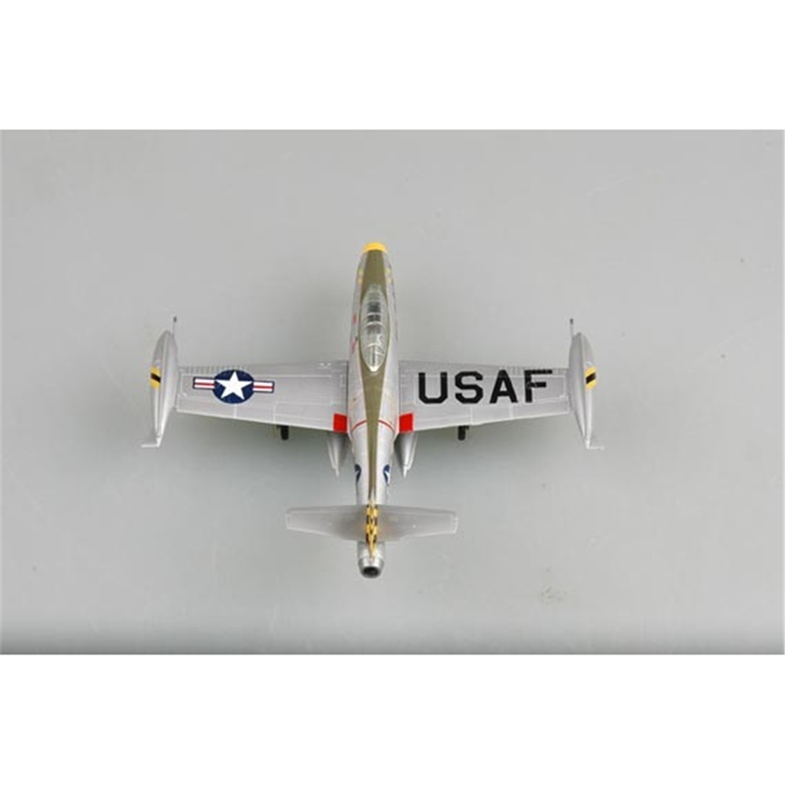 Easy Hobby 37106 1/72 Ölçek, F84E-25, 8th FBS, Lt.Donald James Savaş Uçağı, Sergilemeye Hazır Plastik Model