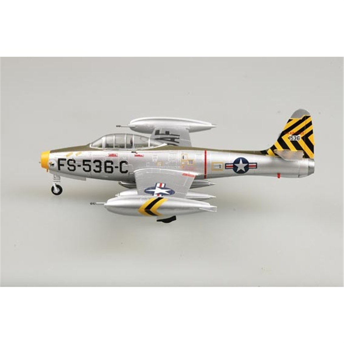 Easy Hobby 37106 1/72 Ölçek, F84E-25, 8th FBS, Lt.Donald James Savaş Uçağı, Sergilemeye Hazır Plastik Model