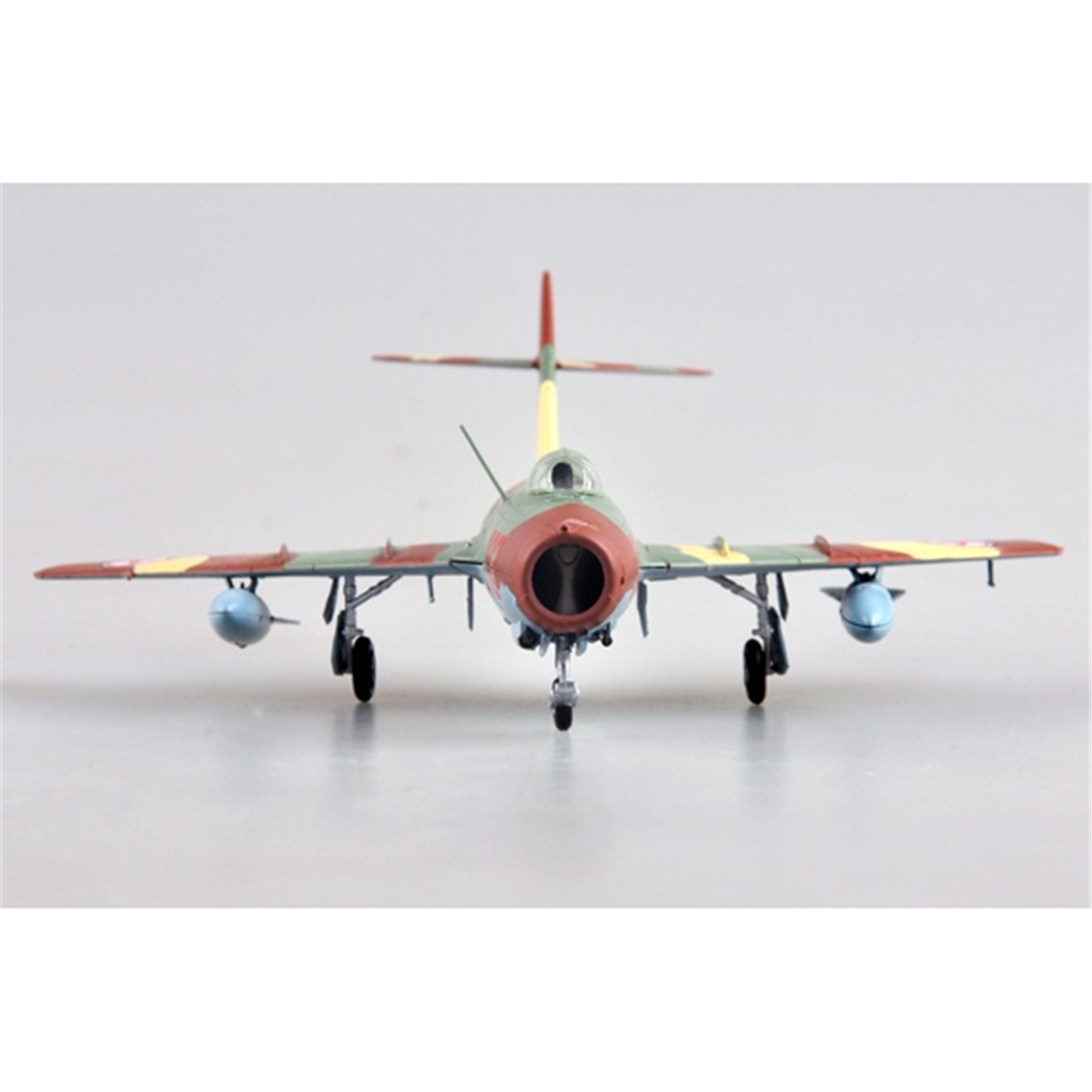 Easy Hobby 37134 1/72 Ölçek, MiG-15 bis North Korean Air Force Savaş Uçağı, Sergilemeye Hazır Plastik Model