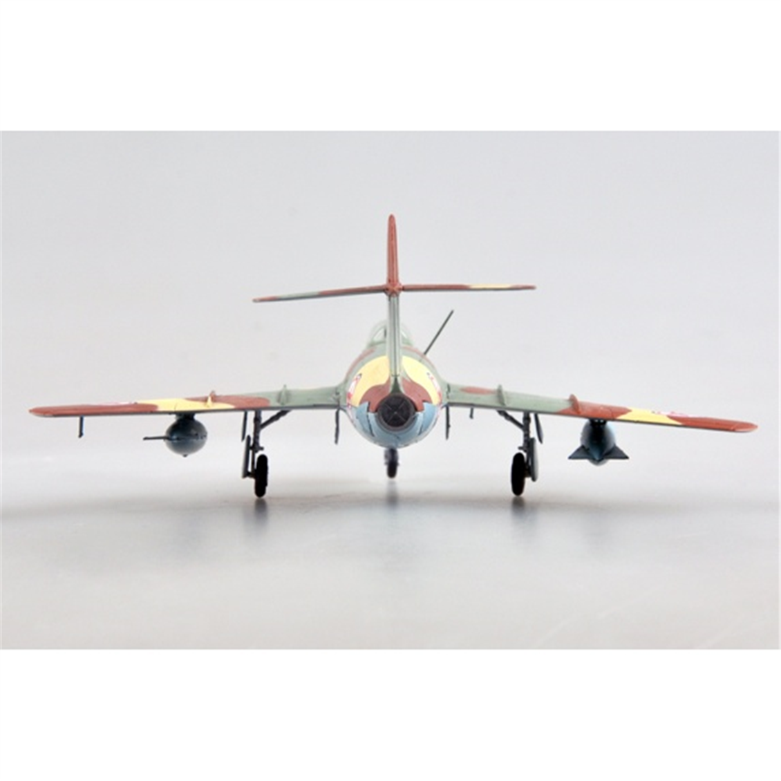 Easy Hobby 37134 1/72 Ölçek, MiG-15 bis North Korean Air Force Savaş Uçağı, Sergilemeye Hazır Plastik Model