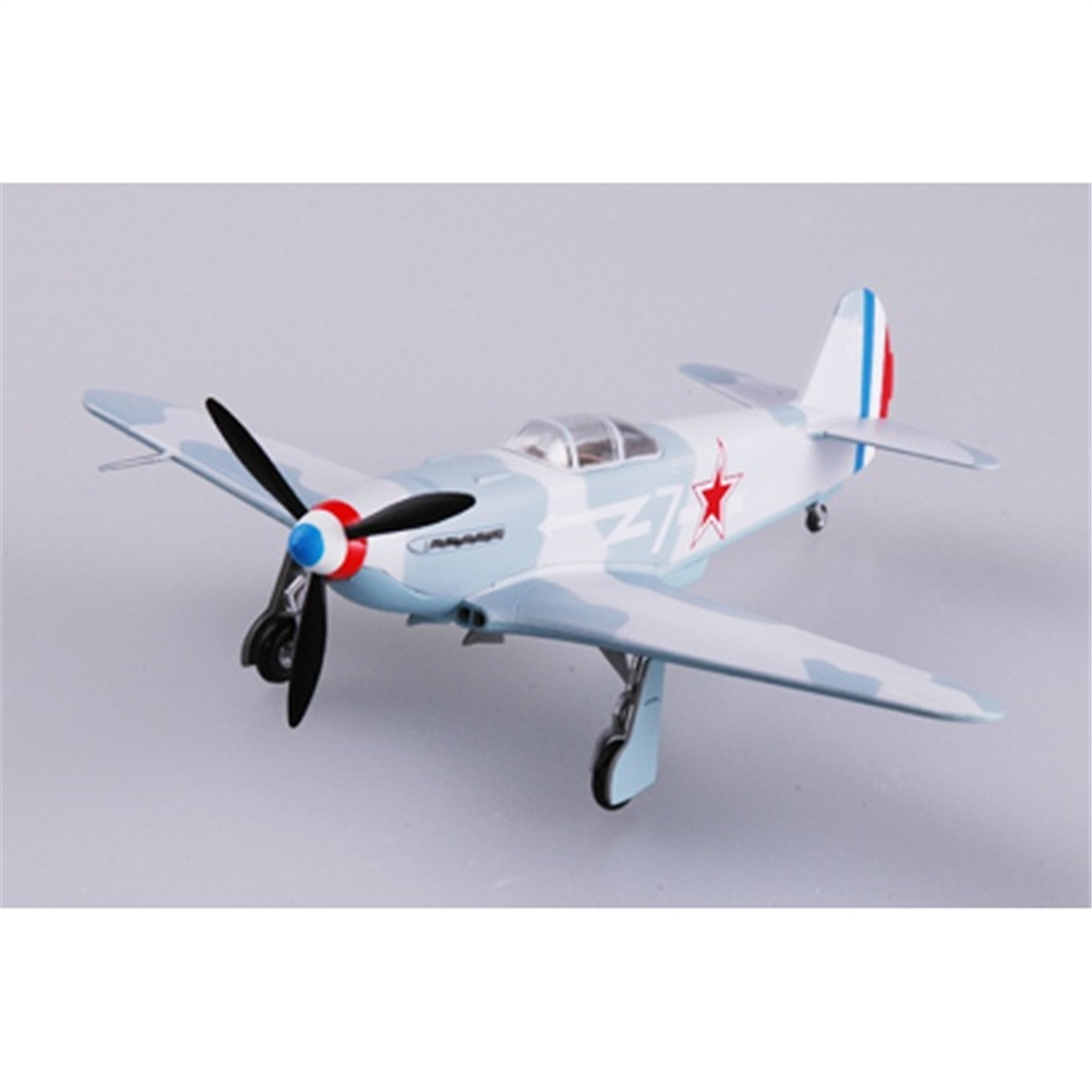 Easy Hobby 37229 1/72 Ölçek, Yak-3 1st Guards Fighter Div. 1945 Savaş Uçağı, Sergilemeye Hazır Plastik Model