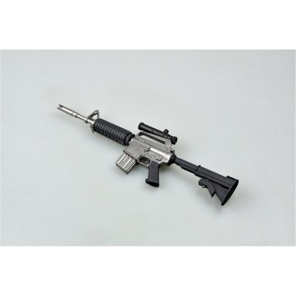Easy Hobby 39105 1/3 Ölçek,  XM177E2 Silahı, Sergilemeye Hazır Plastik Model