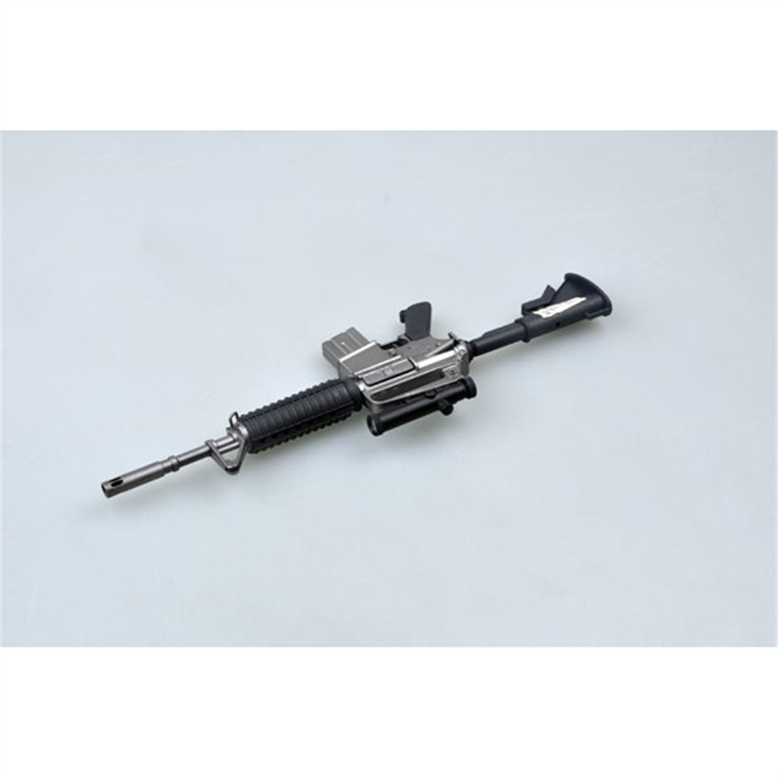 Easy Hobby 39105 1/3 Ölçek,  XM177E2 Silahı, Sergilemeye Hazır Plastik Model