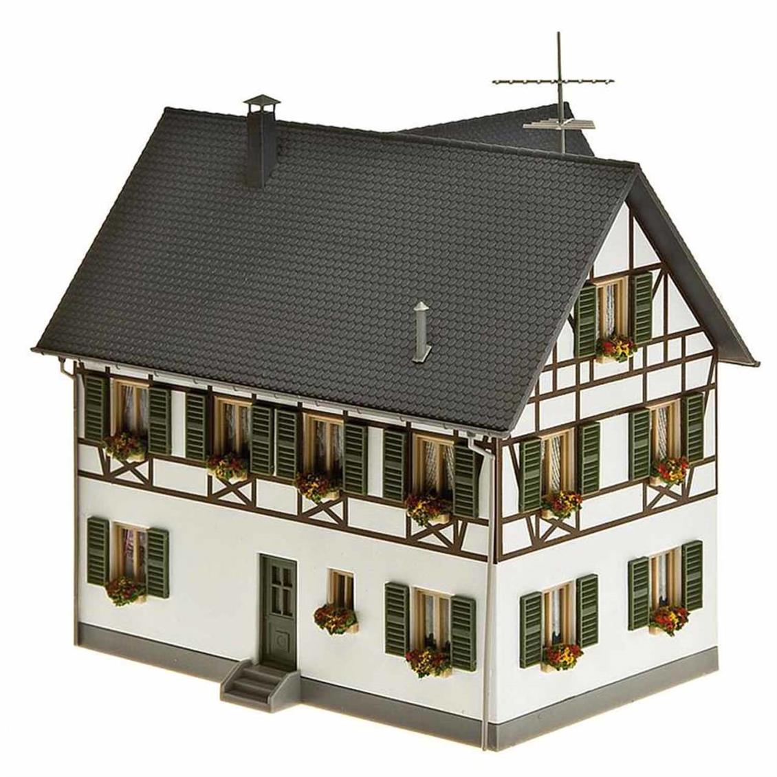 Faller 130259 1/87 Yarı Ahşap İki Katlı Ev Demonte Plastik Maketi