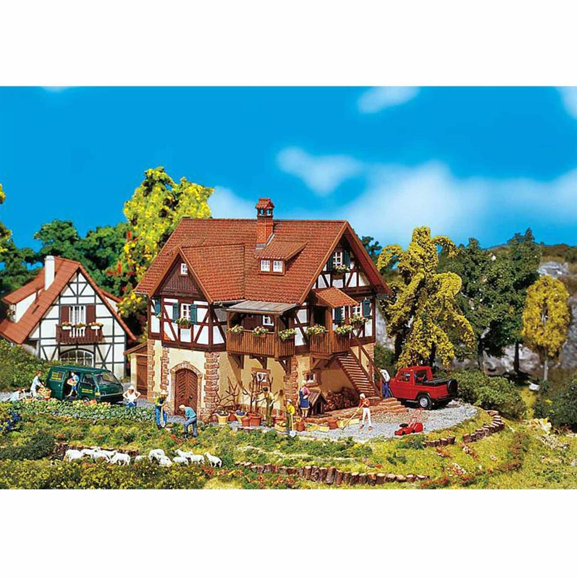 Faller 130266 1/87 Yarı Ahşap Ev Demonte Plastik Maketi