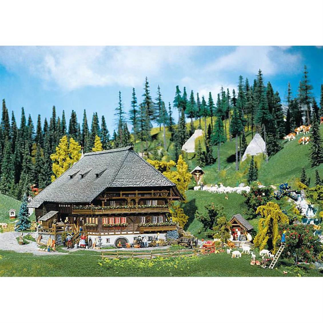 Faller 130366 1/87 Kara Orman Çiflik Evi Demonte Plastik Maketi