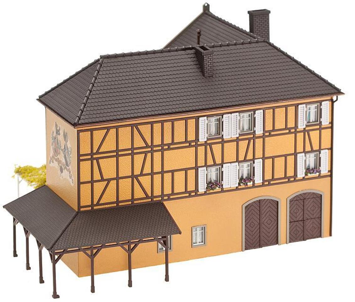Faller 130908 1/87 Bahçeli Restaurantlı Bağ Evi Demonte Plastik Maketi