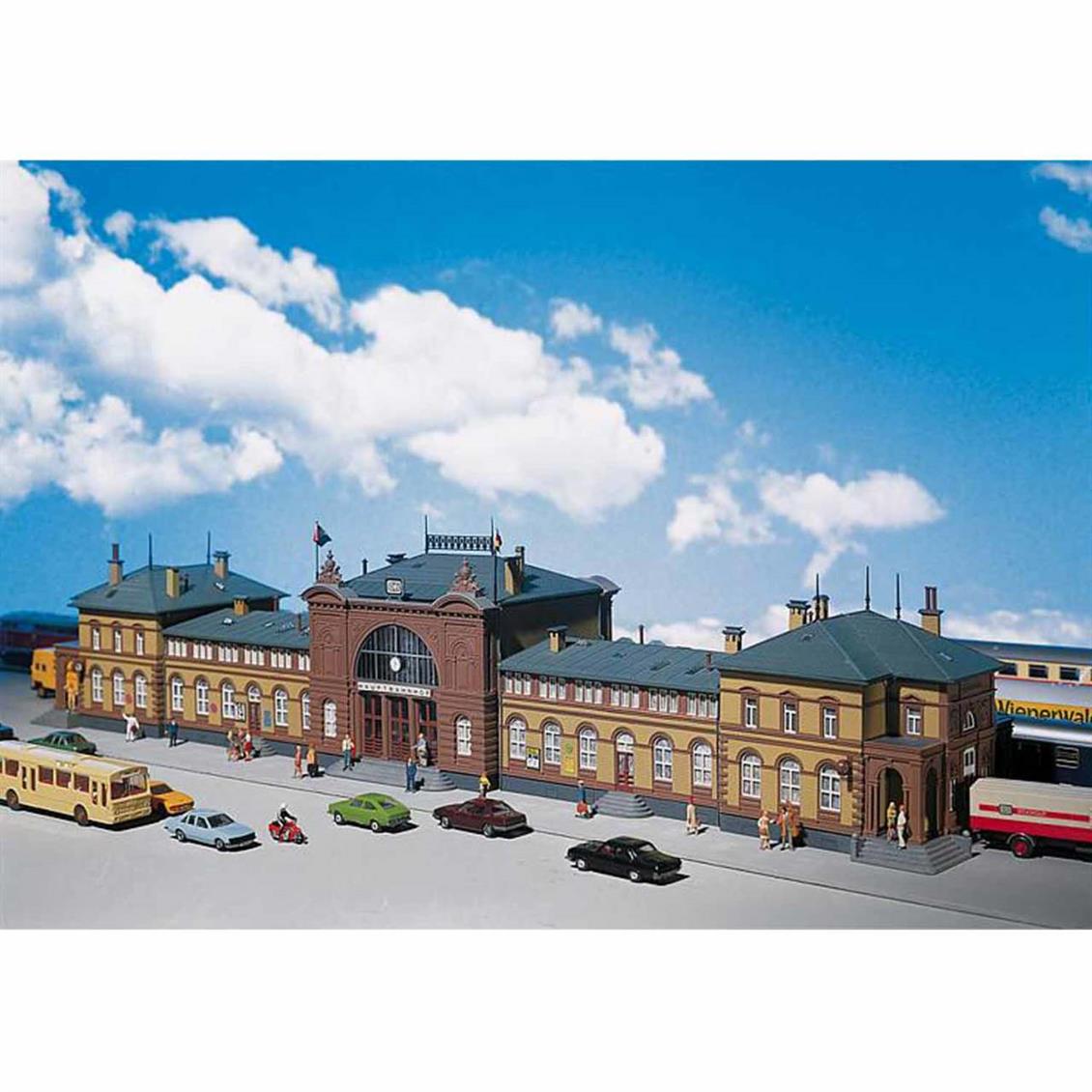 Faller 212113 1/160 Bonn İstasyonu Demonte Plastik Maketi