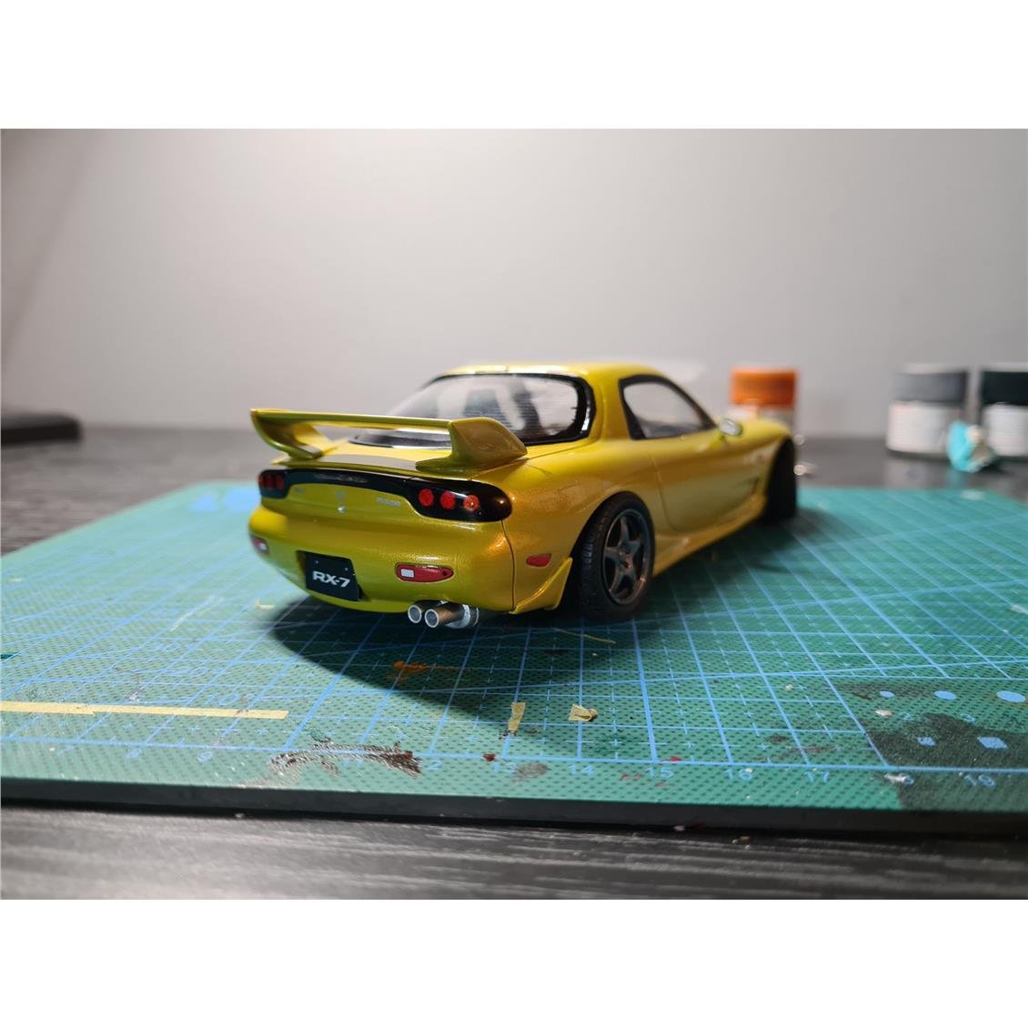Fujimi ID-36 03942 1/24 Ölçek, Mazda FD3S RX-7 Type RS, (Cam Boyama Maskesi ile), Otomobil Plastik Model Kiti