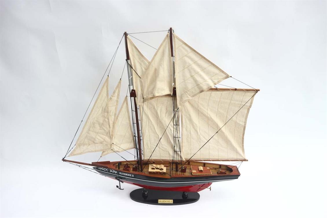 GIANHIEN YT0010P60 BLUENOSE II AHŞAP HAZIR YELKENLİ GEMİ MAKETİ