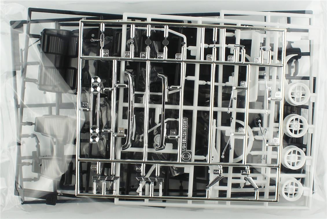 Hasegawa 20672 1/24 Ölçek, Toyota Celica 1600GT (Custom Version), (Limited Edition) Otomobil Plastik Model Kiti