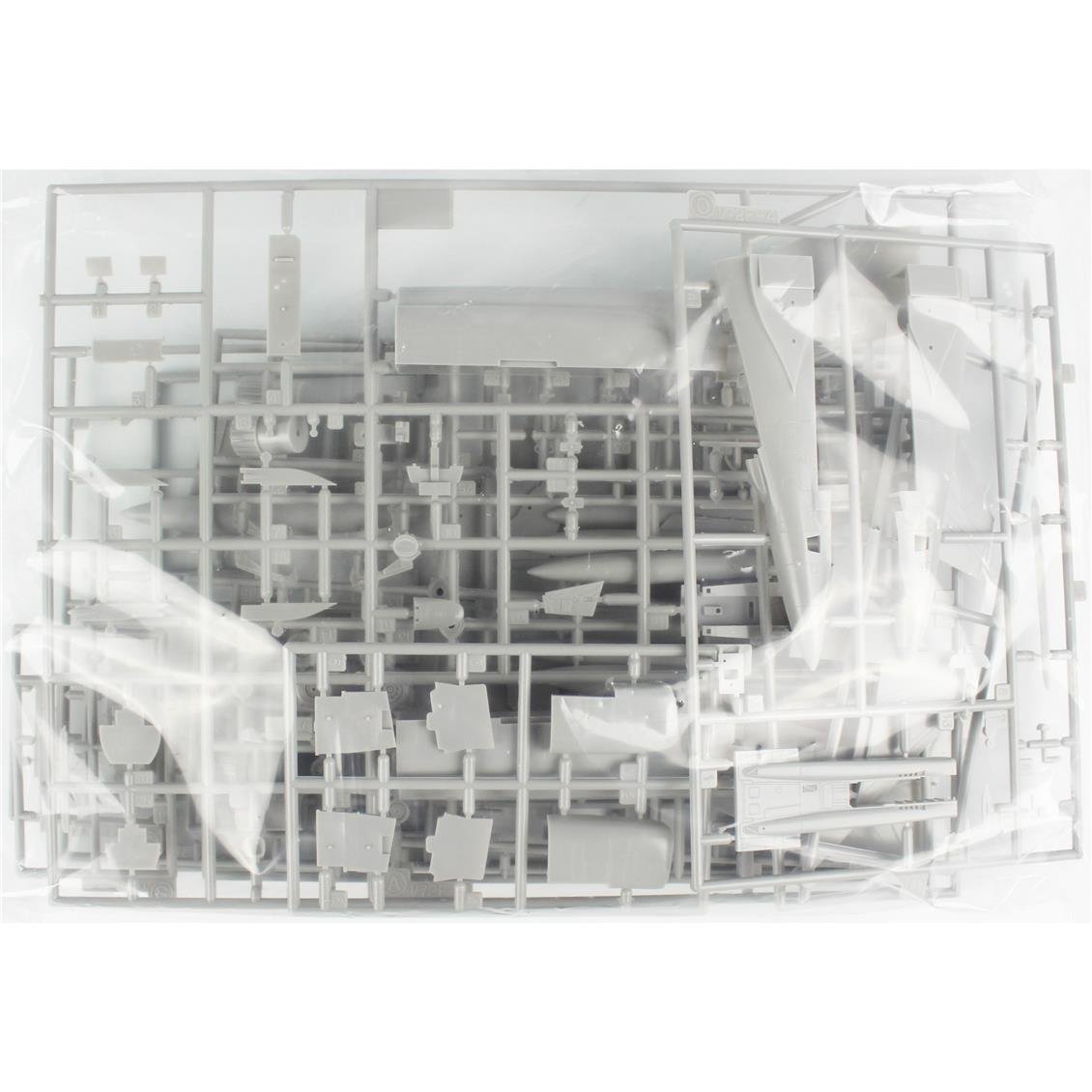 Hasegawa 2445 1/72 Ölçek, RF-4E Phantom II (West German Air Force Splıtter Camouflage), Savaş Uçağı Plastik Model Kiti