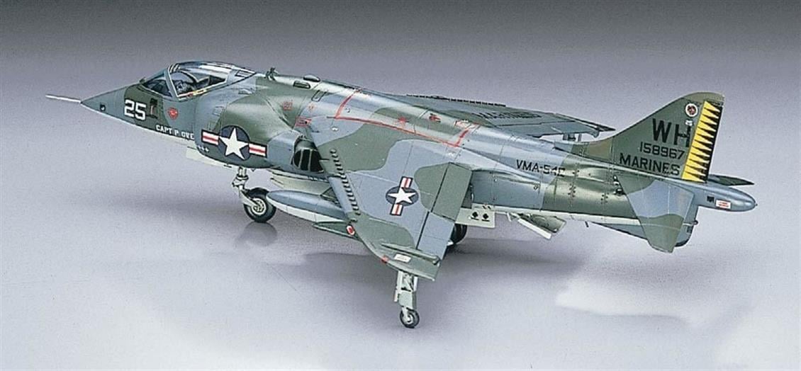 Hasegawa B10 00240 1/72 AV-8A Harrier Savaş Uçağı Demonte Plastik Maketi