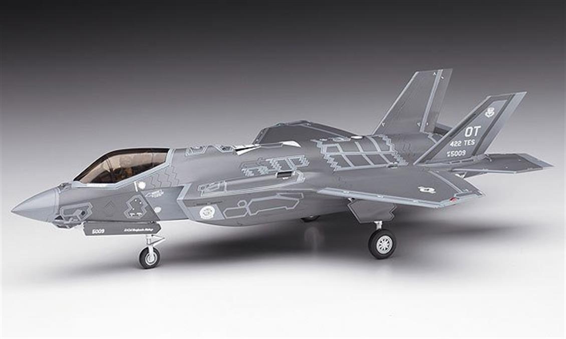 Hasegawa E42 01572 1/72 F-35A Lightning II Savaş Uçağı Demonte Plastik Maketi