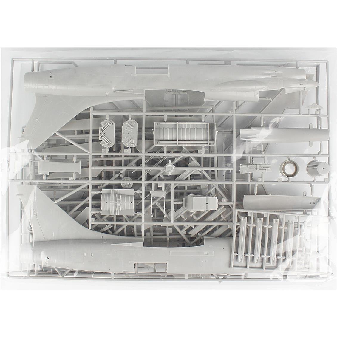 Hasegawa PT25 7225 1/48 Ölçek, F-8E Crusader, Savaş Uçağı Plastik Model Kiti